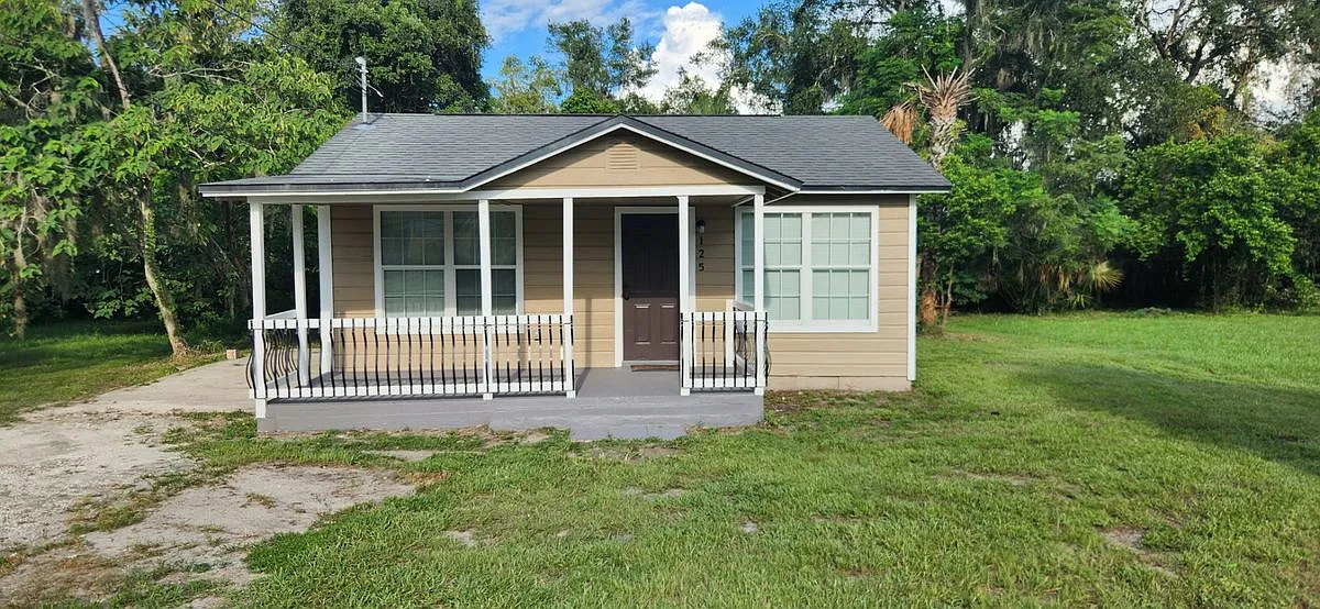 2 bed, 1.0 bath, 716 sqft, $1,575 — Photo 1