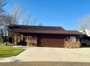 686 Dakota Dr, Beach, ND 58621