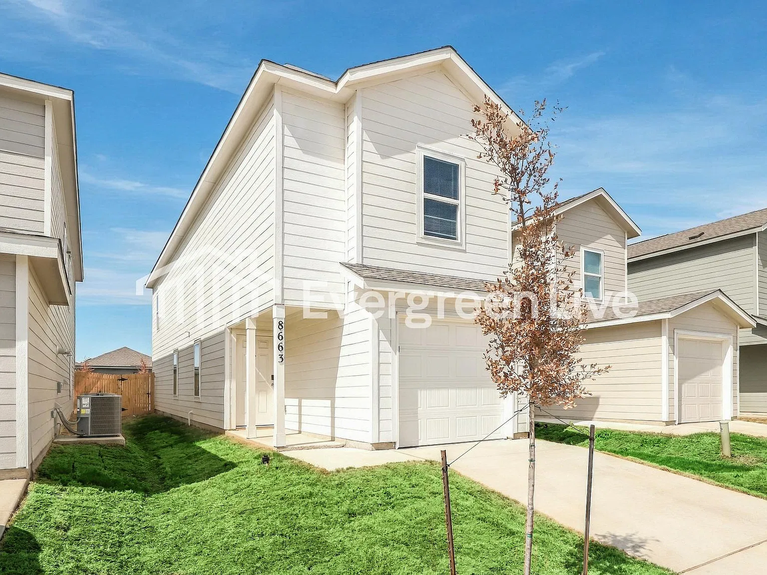 4 bed, 2.5 bath, 1535 sqft, $1,420 — Photo 2