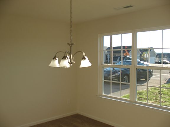 4th image of 162 Valerie Drive