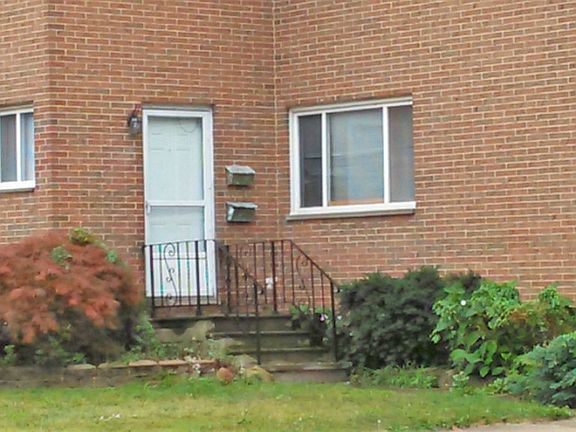 2nd image of 23740-23750 S Lake Shore Blvd