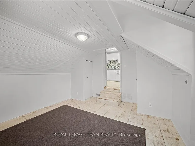 135 Upper Lorne Pl #2 — Photo 13