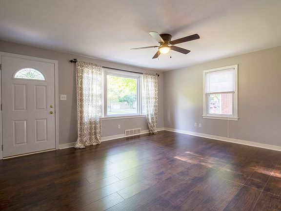 3rd image of 8513 Vicki Ln