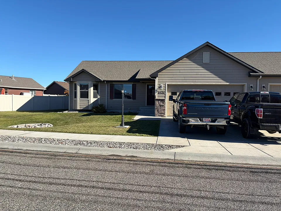 1421 Chesapeake Ln