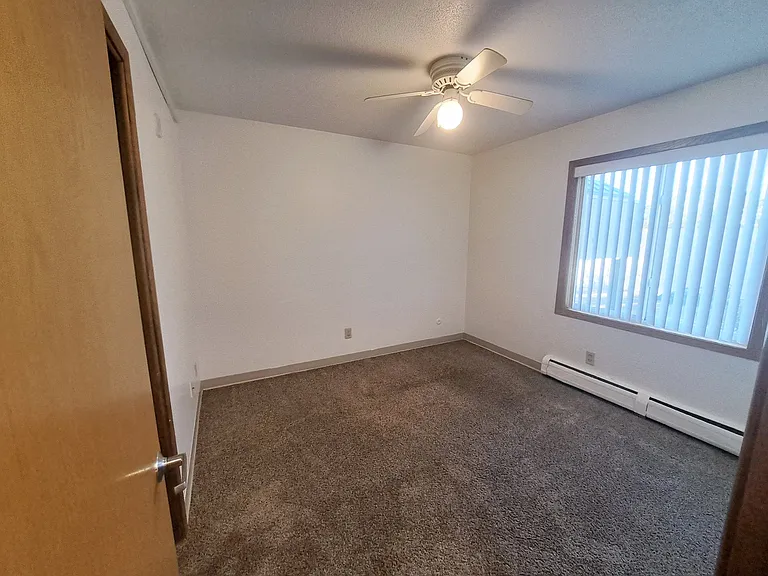 Rolling Hills Apartments — Photo 55