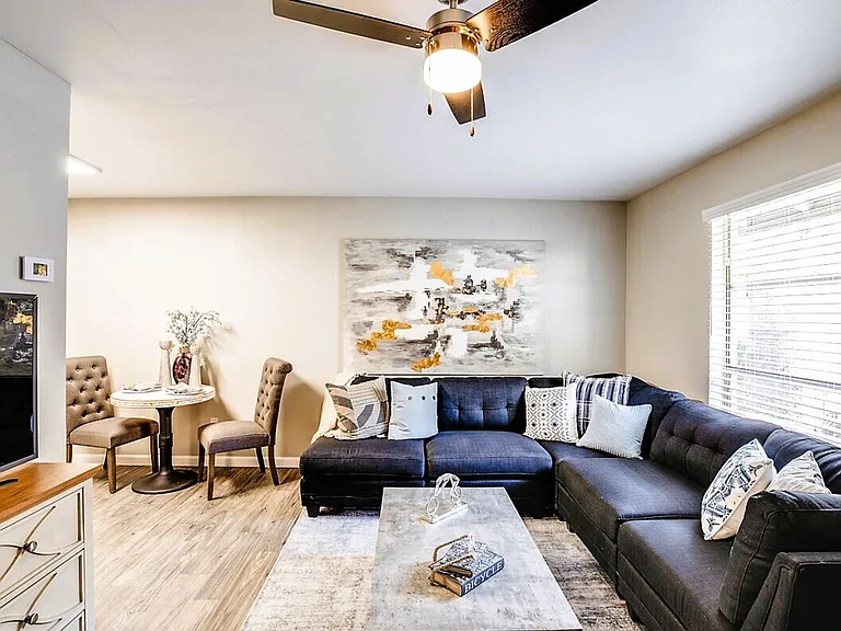 Escondido Apartments — Photo 24