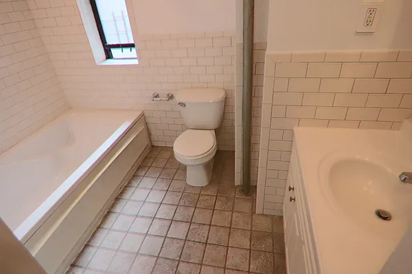 Rented by PMG Real Estate  | media 20