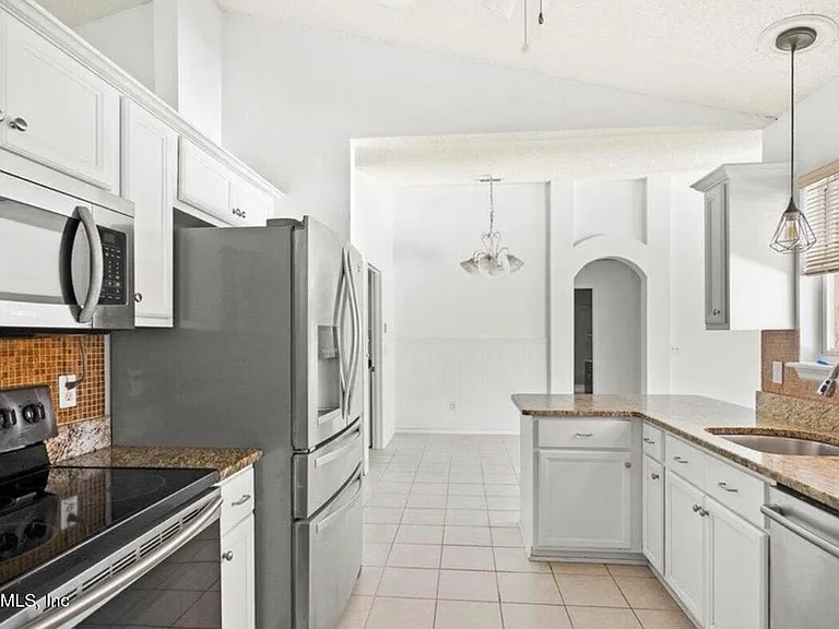 10334 Triple Crown Ave — Photo 11