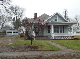 211 E Maple St, Gillespie, IL 62033