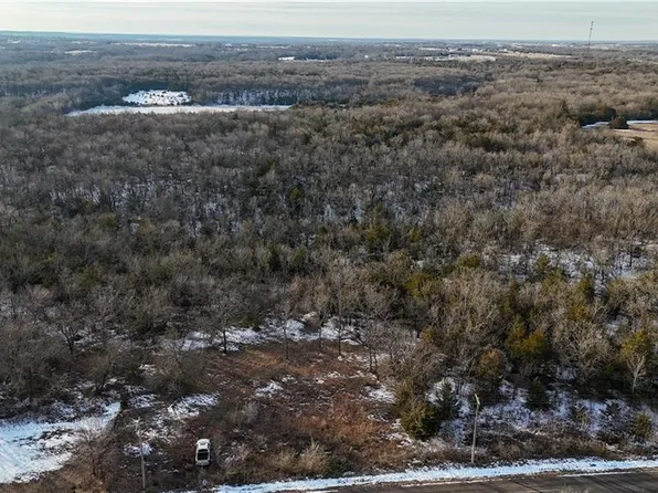 2002 E Charles St, Fort Scott, KS 66701