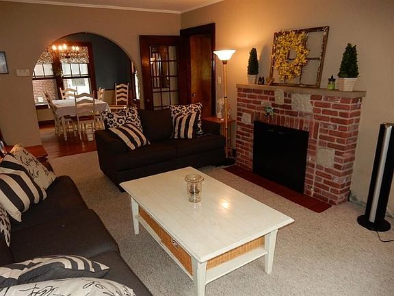 5th image of 8105 Lake Ave