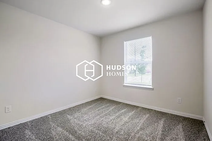 114 Goel St — Photo 6