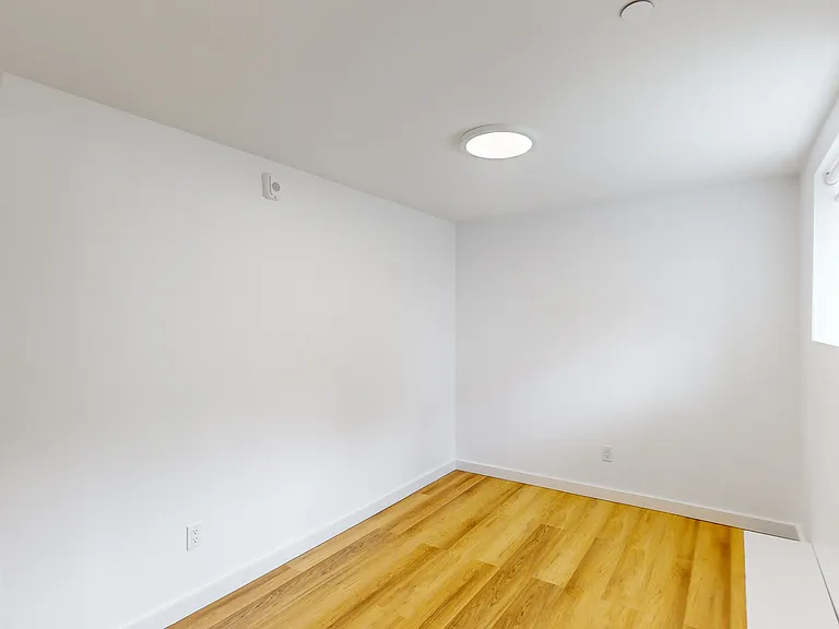 3097 Washington St #27 — Photo 6