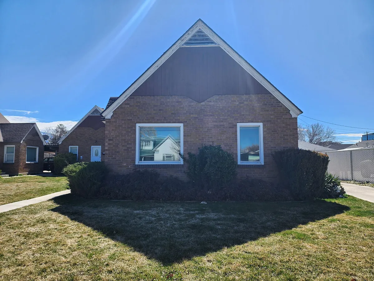 Building Photo - 206 E 4800 S