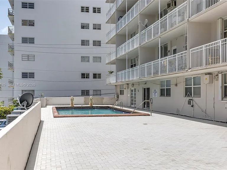1300 Lincoln Rd #B802 — Photo 18