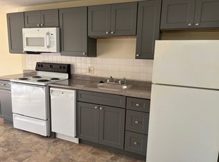 28 Dinan Dr APT 11, Gardner, MA 01440