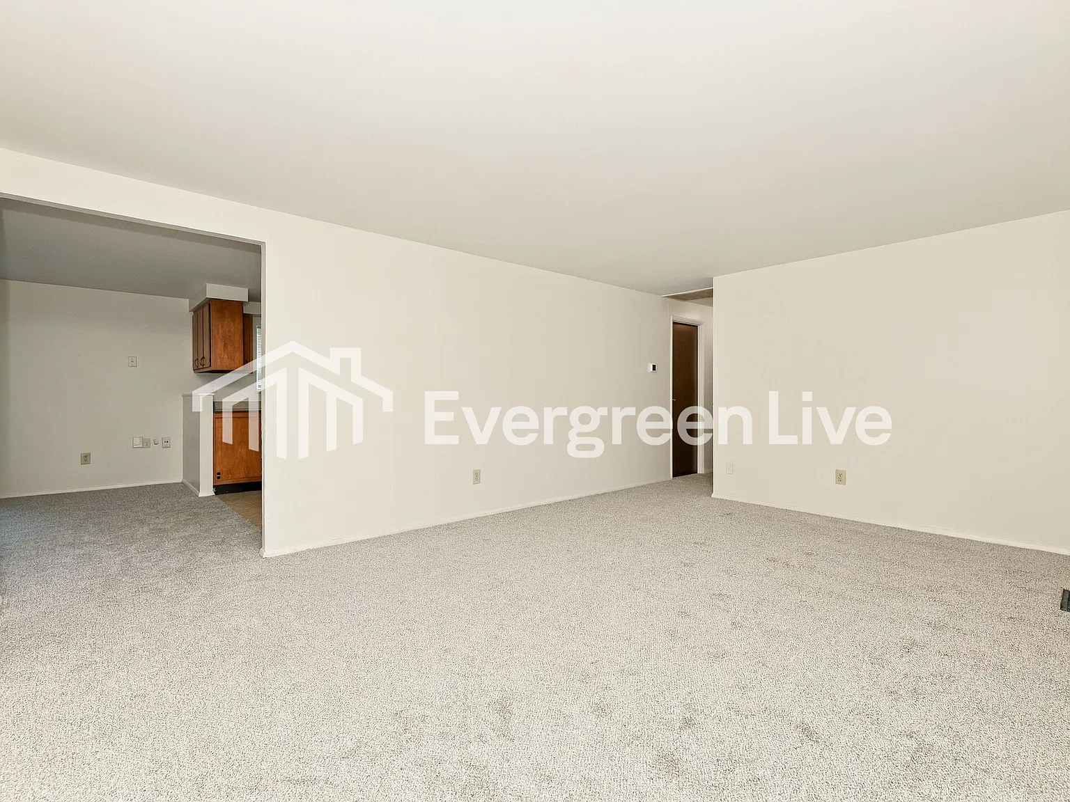 3 bed, 2.0 bath, 1376 sqft, $1,345 — Photo 3