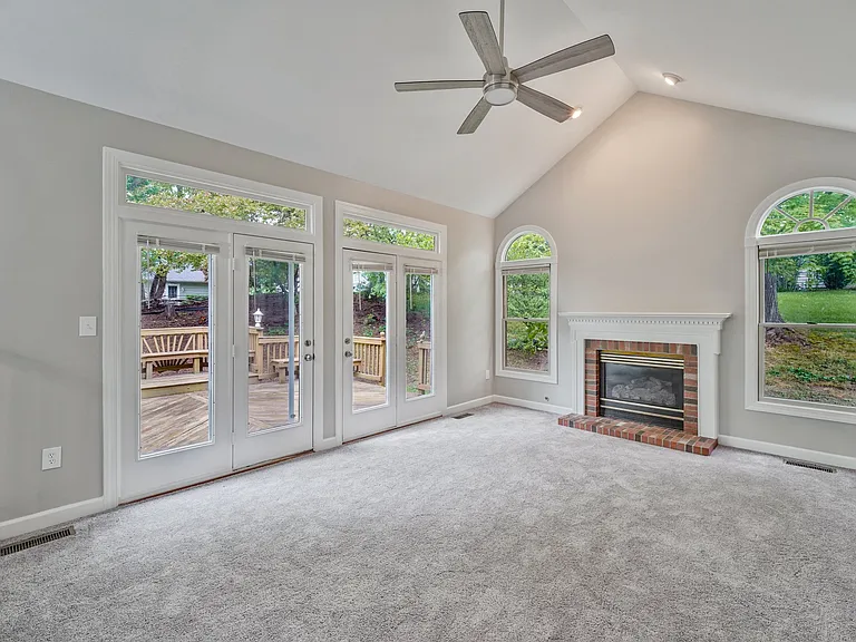4287 Exeter Dr — Photo 24