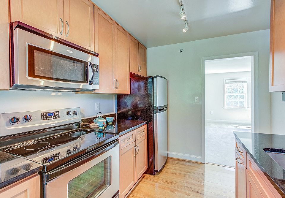 Large Kitchens