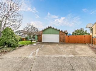 2854 Yvonne Rd, Medford, OR 97504