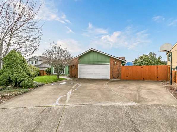 2854 Yvonne Rd, Medford, OR 97504