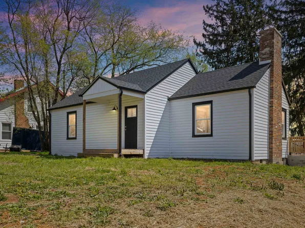 15 W High St, Stuarts Draft, VA 24477