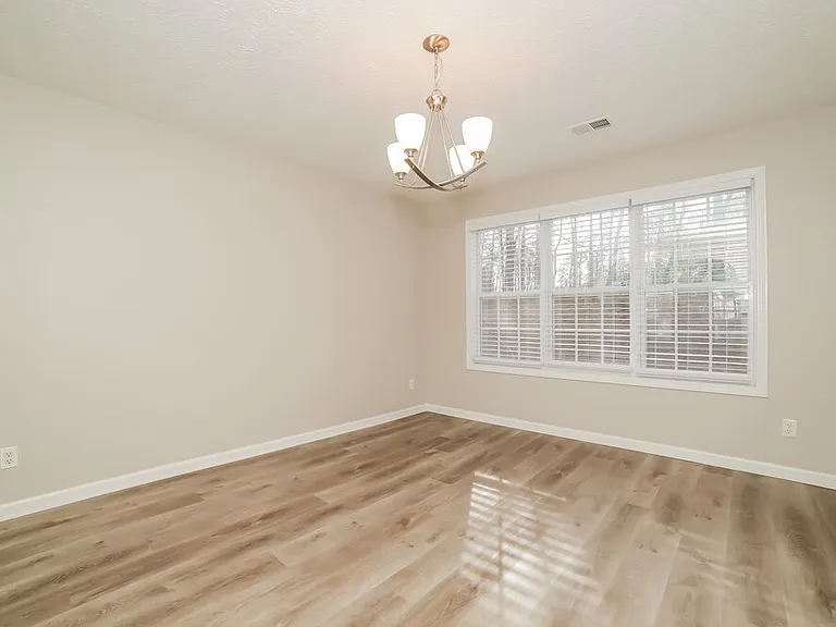 91 Christopher Dr — Photo 5