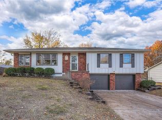 8312 Ditzler Ave, Raytown, MO 64138