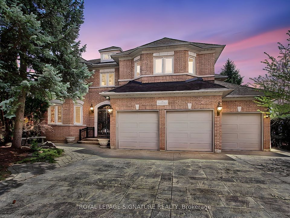 1st image of 70 Graydon Cres