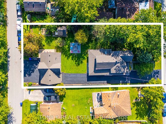3rd image of 1027 Ewart St