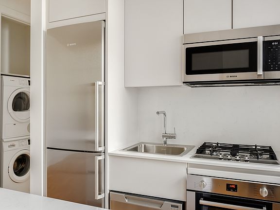 3rd image of 95 Linden Blvd APT 27B
