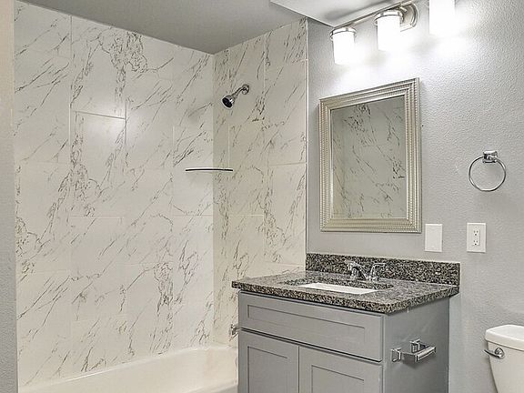 5th image of 1420 Park Pl #0