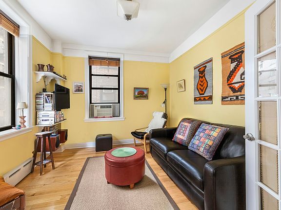 3rd image of 528 W 111th St APT 33
