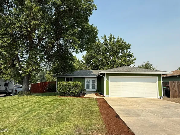 2607 Castle Cir, White City, OR 97503