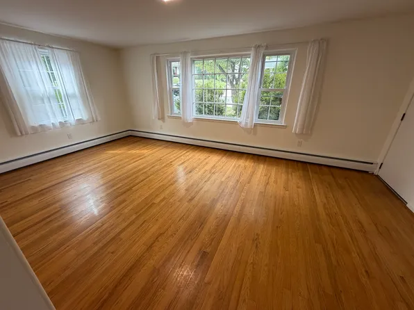 1042 Walnut St #1, Lemoyne, PA 17043