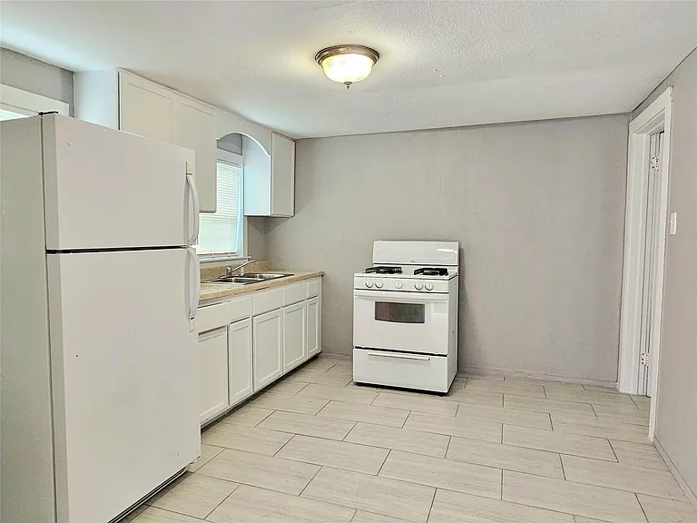 217 Cockerel St #C — Photo 3
