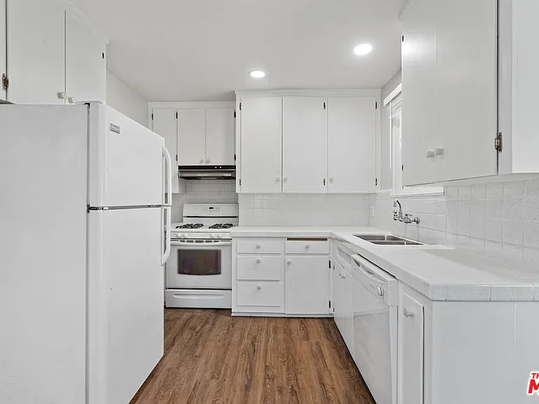 815 Crestmoore Pl — Photo 9