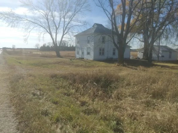 1835 Slater Ave, Winthrop, IA 50682