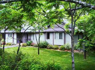 1144 N Clark Ln, Galena, IL 61036