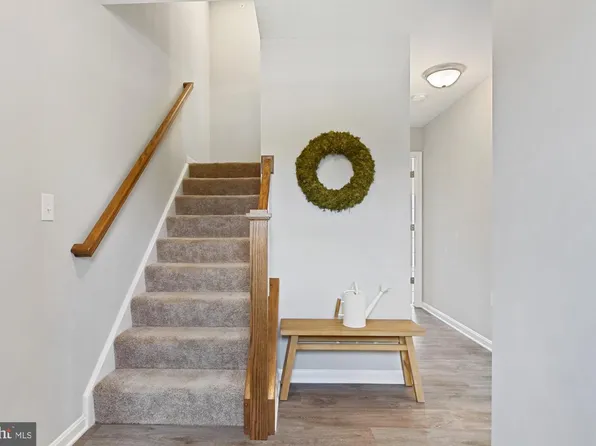 322 Avon Dr, Red Lion, PA 17356