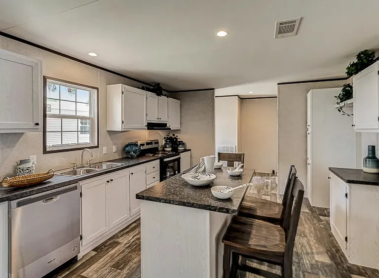 2130 SE 25th Dr — Photo 3