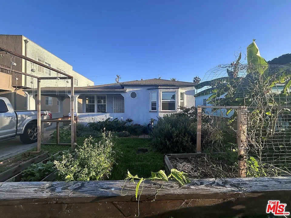 2 bed, 1.0 bath, 1153 sqft, $3,600 — Photo 4