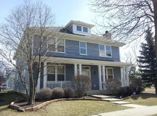 545 Superior St, Vernon Hills, IL