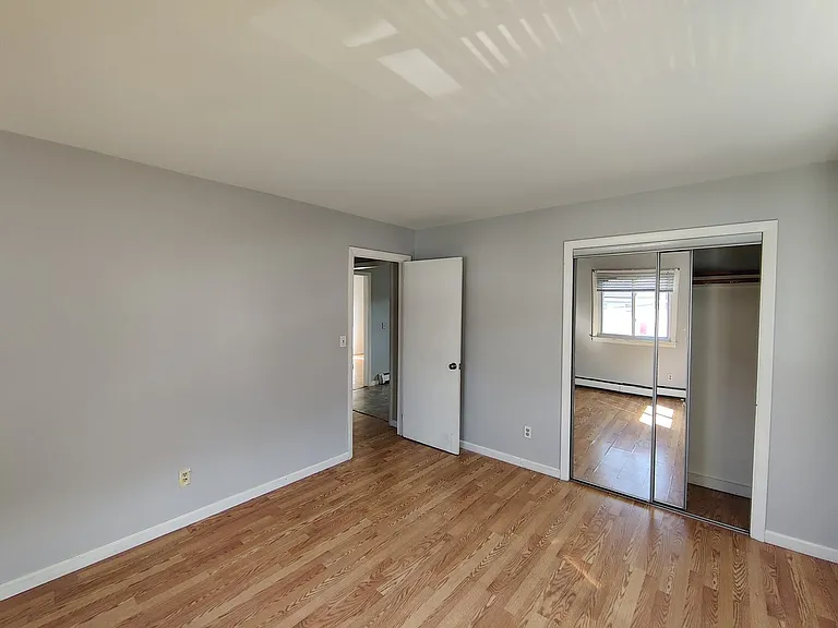 135-137 Hillcrest Rd — Photo 9