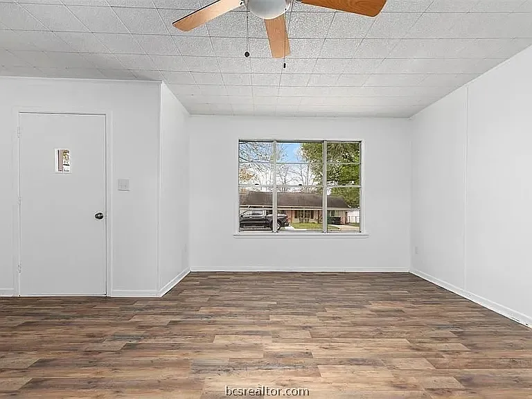3 bed, 1325 sqft, $1,850 — Photo 4