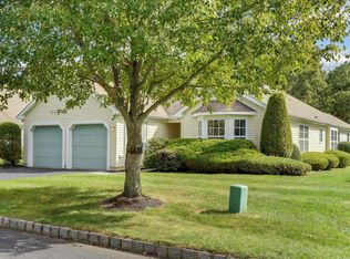 19 Rosewood Dr, Lakewood, NJ