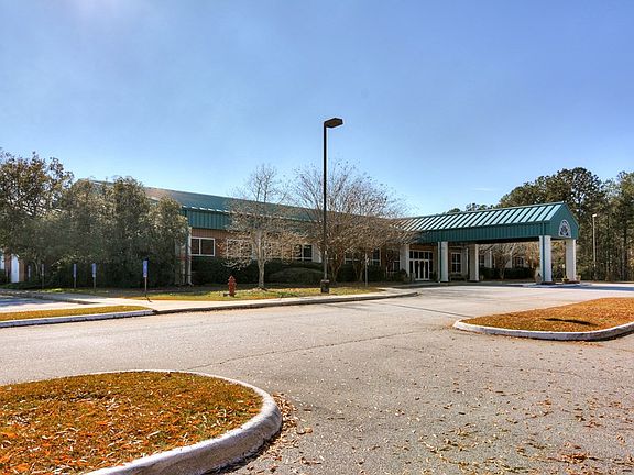 2nd image of L17 B41 Linden Place