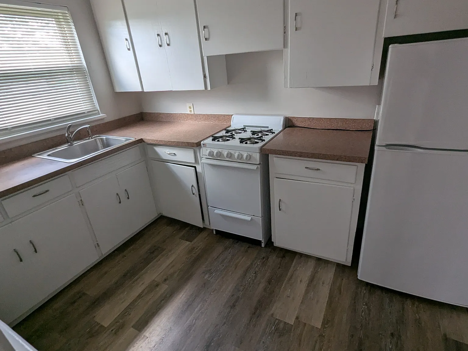 2 bed, 1100 sqft, $1,350 — Photo 4