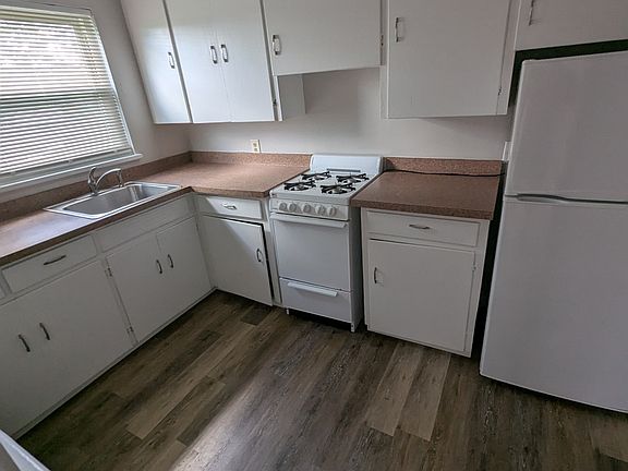 4th image of 29 Bennington Dr #G