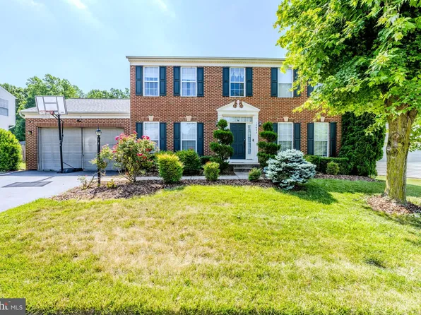 17673 Avenel Ln, Dumfries, VA 22026